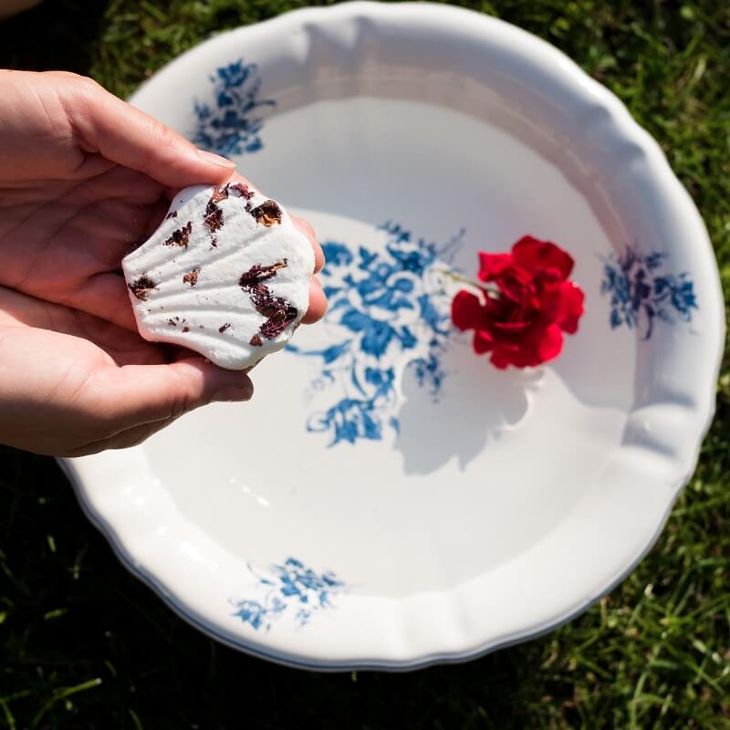 Růžová šumivka do koupele