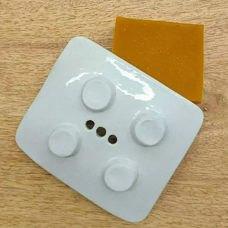 Keramická mýdlenka s výrazným barevným kapradím