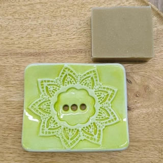 Zelená keramická mýdlenka s mandalou